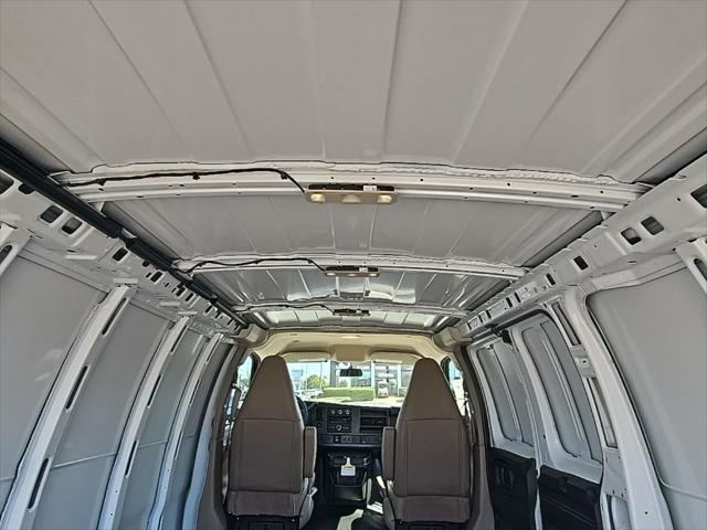 2025 GMC Savana Cargo RWD 3500 Regular Wheelbase Work Van