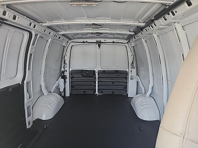 2025 GMC Savana Cargo RWD 3500 Regular Wheelbase Work Van