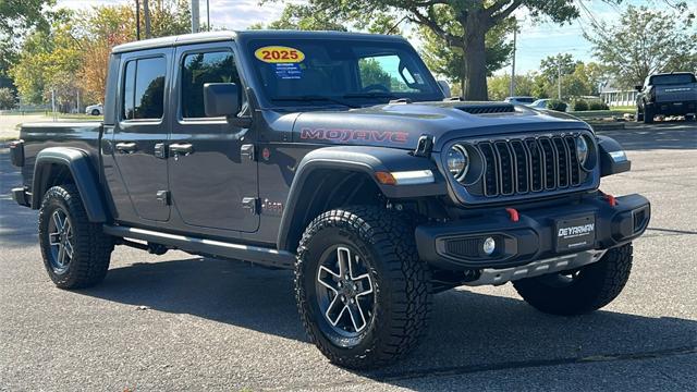 2025 Jeep Gladiator GLADIATOR MOJAVE 4X4