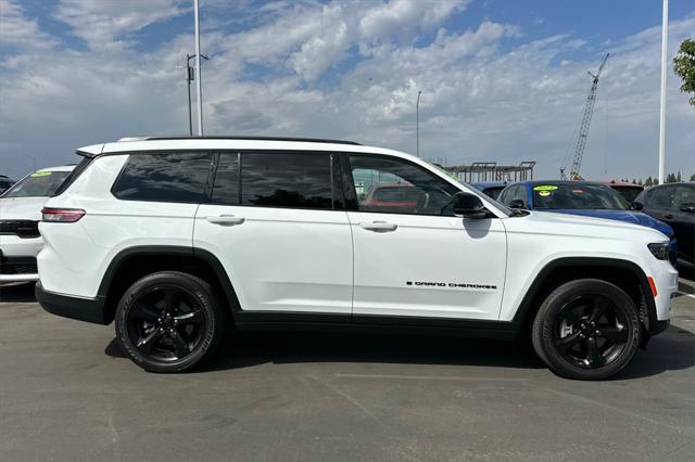 2023 Jeep Grand Cherokee L Altitude 4x4 2023 Jeep Grand Cherokee L Altitude 4x4