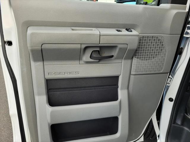 2025 Ford E-350 Cutaway E-Series Cutaway