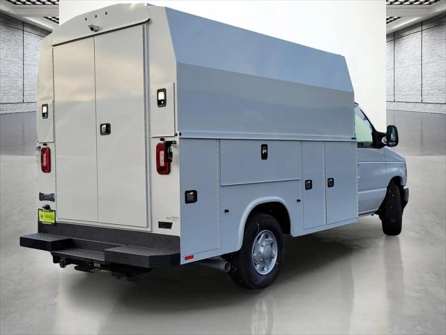 2025 Ford E-350 Cutaway E-Series Cutaway