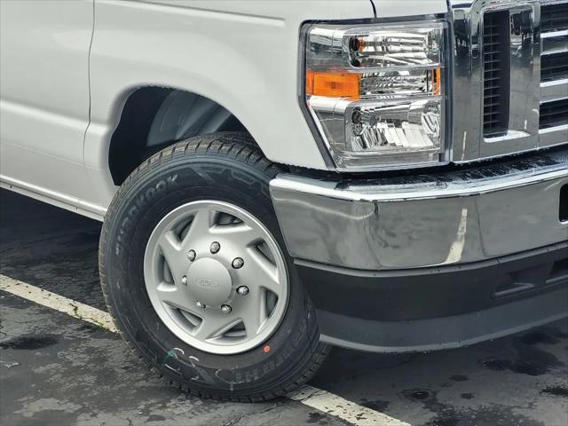 2025 Ford E-350 Cutaway E-Series Cutaway
