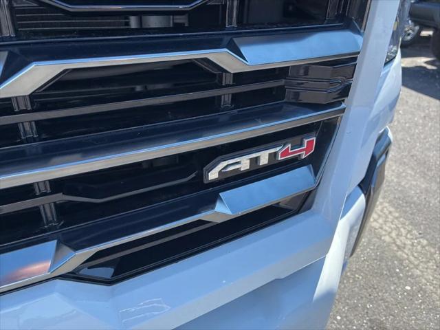 2024 GMC Sierra 3500HD 4WD Crew Cab Standard Bed AT4