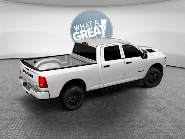 2026 RAM Ram 2500 RAM 2500 BLACK EXPRESS CREW CAB 4X4 64 BOX