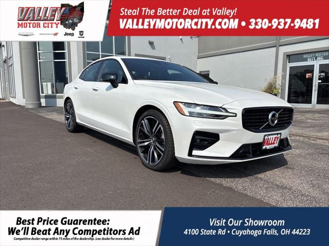 2022 Volvo S60 B5 R-Design