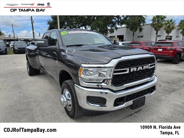 2023 RAM 3500 Tradesman Crew Cab 4x4 8 Box