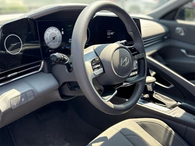 2024 Hyundai Elantra SEL 2024 Hyundai Elantra SEL