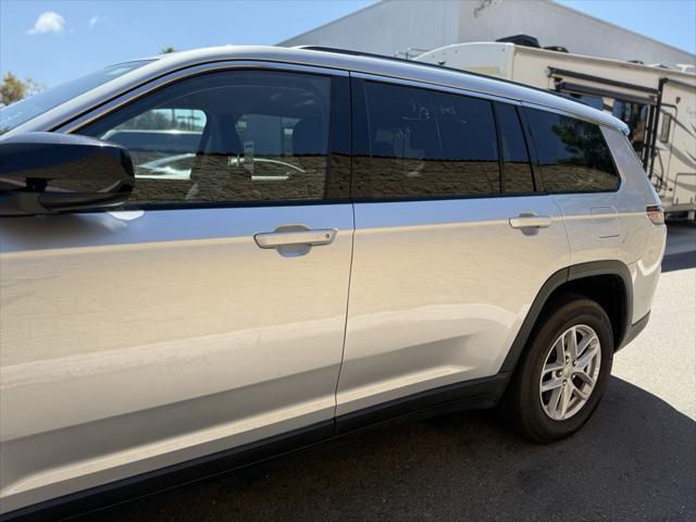 2023 Jeep Grand Cherokee L Laredo 4x2