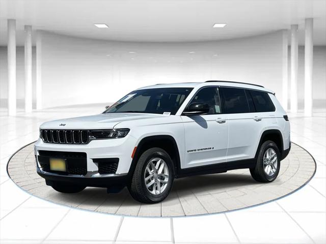 2022 Jeep Grand Cherokee L Laredo 4x2