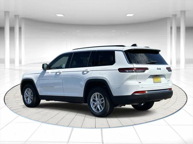 2022 Jeep Grand Cherokee L Laredo 4x2