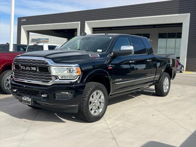 2020 RAM 3500 Limited Mega Cab 4x4 64 Box 2020 RAM 3500 Limited Mega Cab 4x4 64 Box