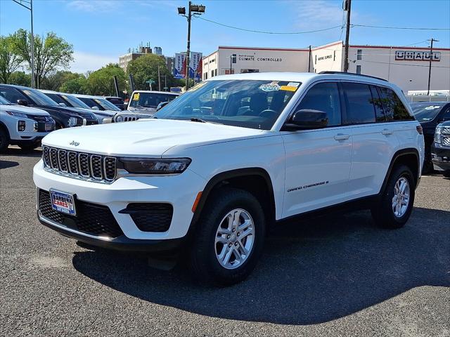 2022 Jeep Grand Cherokee Laredo 4x4