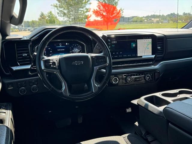 2022 Chevrolet Silverado 1500 4WD Crew Cab Short Bed RST