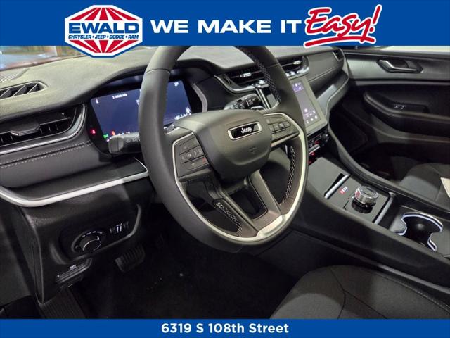 2025 Jeep Grand Cherokee GRAND CHEROKEE LAREDO X 4X4