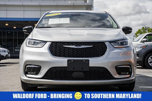2024 Chrysler Pacifica Hybrid Select