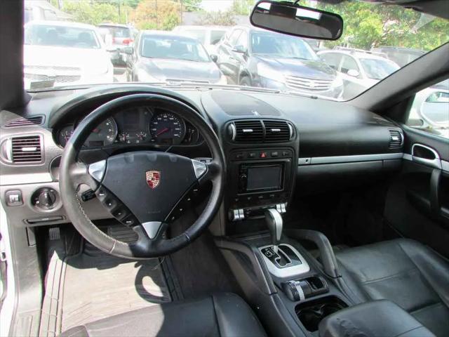 2008 Porsche Cayenne Standard