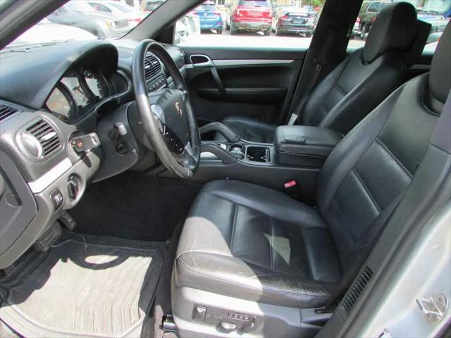 2008 Porsche Cayenne Standard