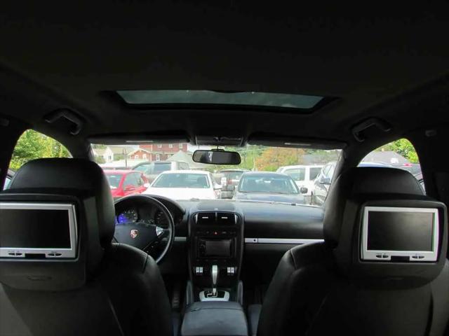 2008 Porsche Cayenne Standard