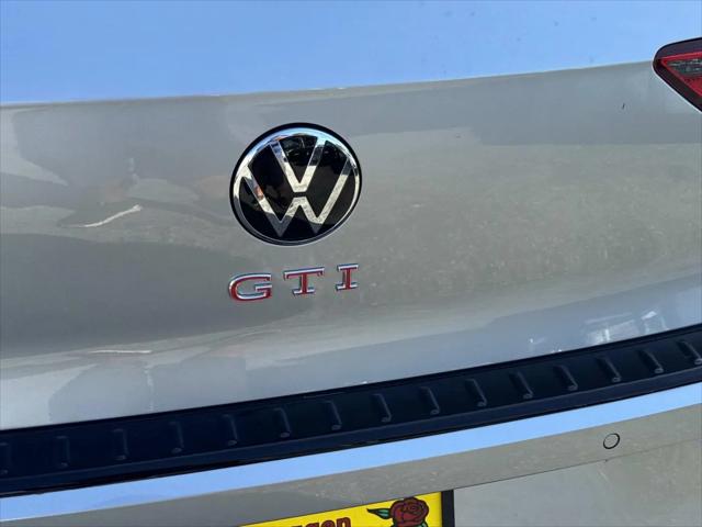 2025 Volkswagen Golf GTI 2.0T SE