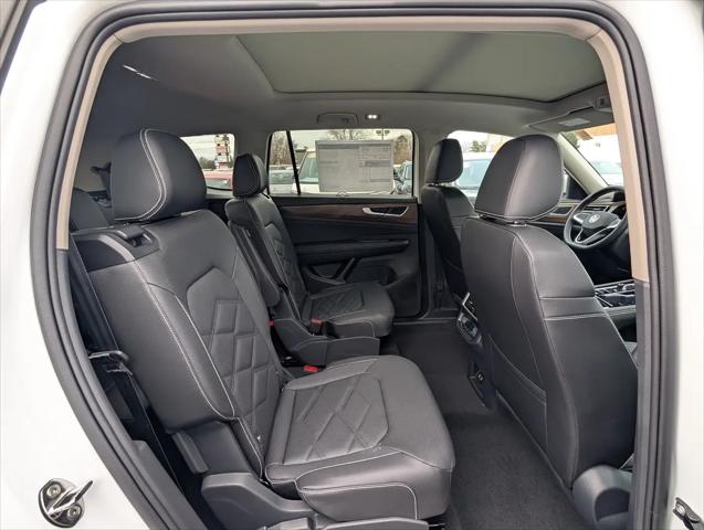 2026 Volkswagen Atlas SE with Technology