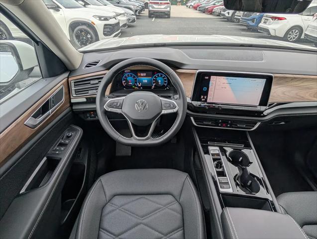 2026 Volkswagen Atlas SE with Technology