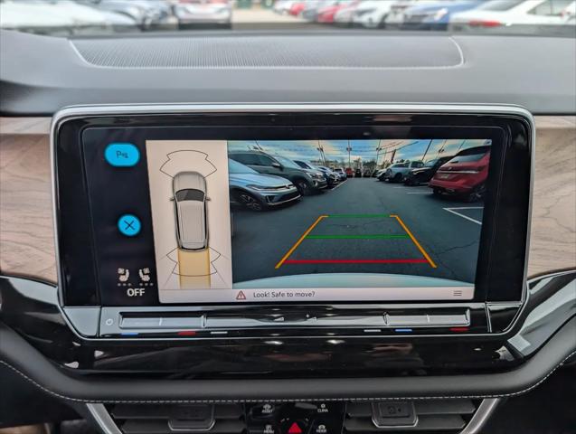 2026 Volkswagen Atlas SE with Technology