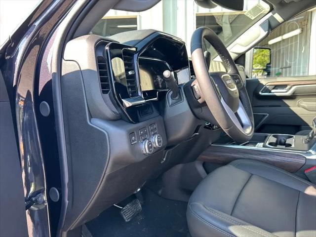 2026 GMC Sierra 2500HD Crew Cab, Standard Bed, SLT, 4WD