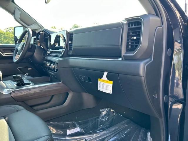 2026 GMC Sierra 2500HD Crew Cab, Standard Bed, SLT, 4WD