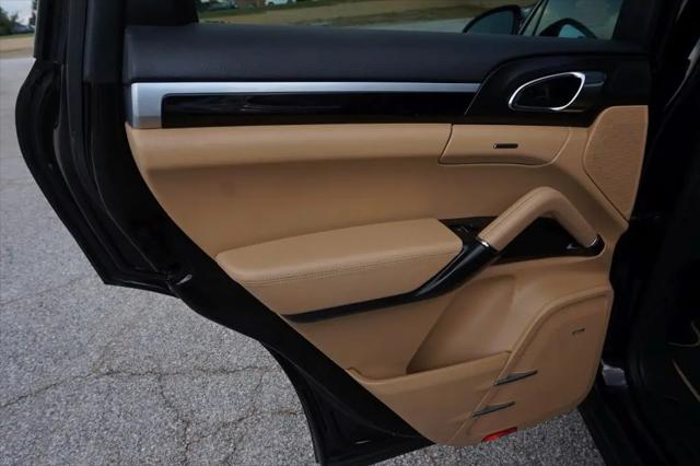 2014 Porsche Cayenne Platinum Edition