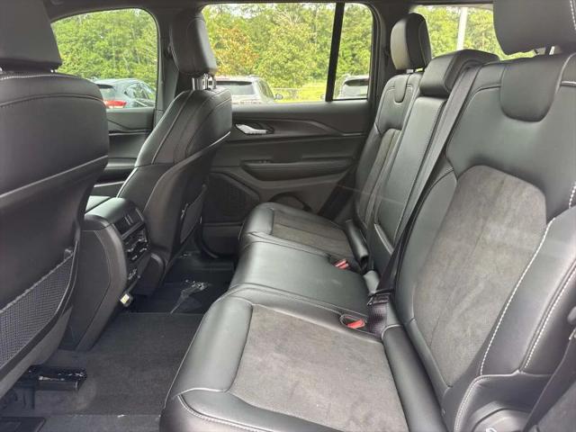 2025 Jeep Grand Cherokee Altitude X 4x2