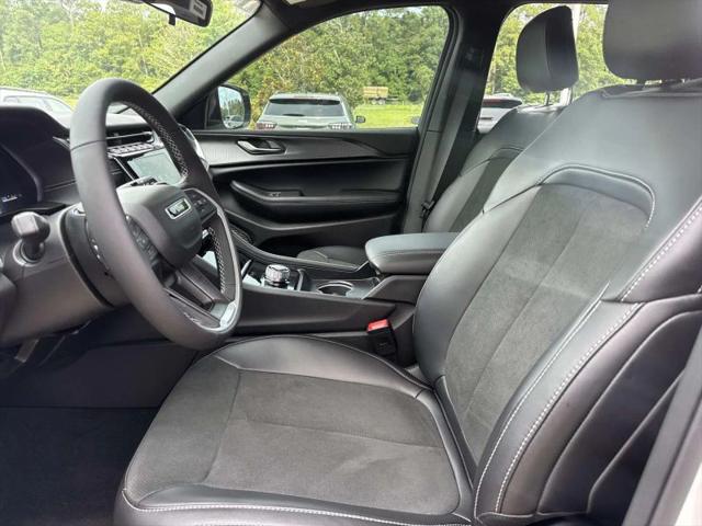 2025 Jeep Grand Cherokee Altitude X 4x2