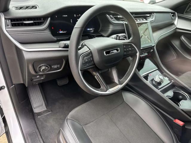 2025 Jeep Grand Cherokee Altitude X 4x2
