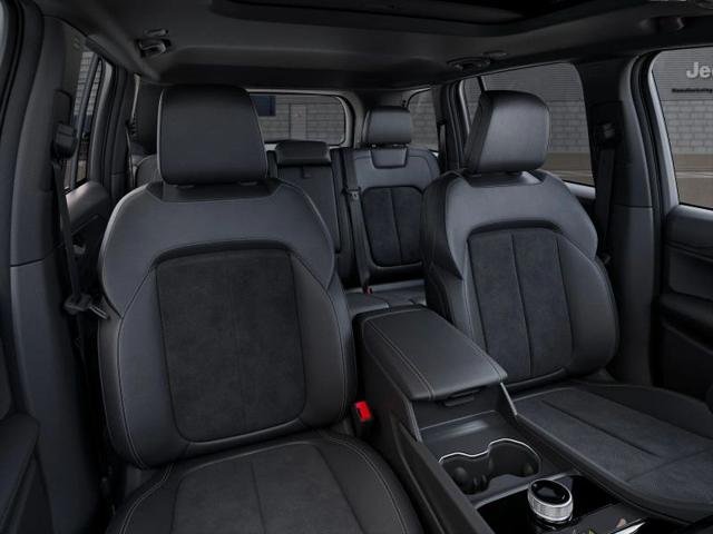2025 Jeep Grand Cherokee Altitude X 4x2
