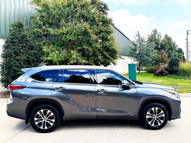 2022 Toyota Highlander Hybrid XLE