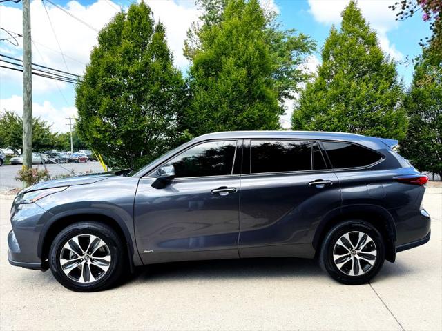 2022 Toyota Highlander Hybrid XLE