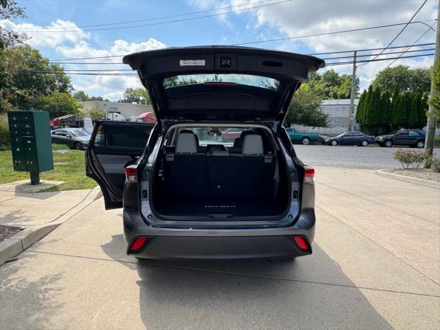2022 Toyota Highlander Hybrid XLE