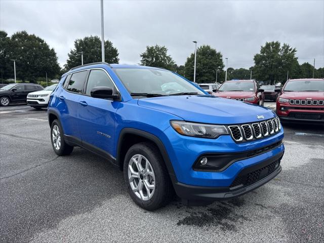 2025 Jeep Compass COMPASS LATITUDE 4X4