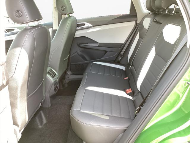 2025 Volkswagen Taos 1.5T SEL