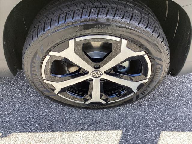 2025 Volkswagen Taos 1.5T SEL