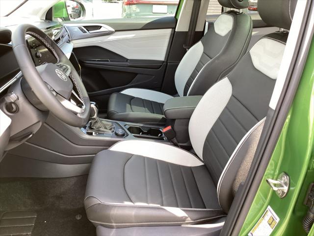 2025 Volkswagen Taos 1.5T SEL