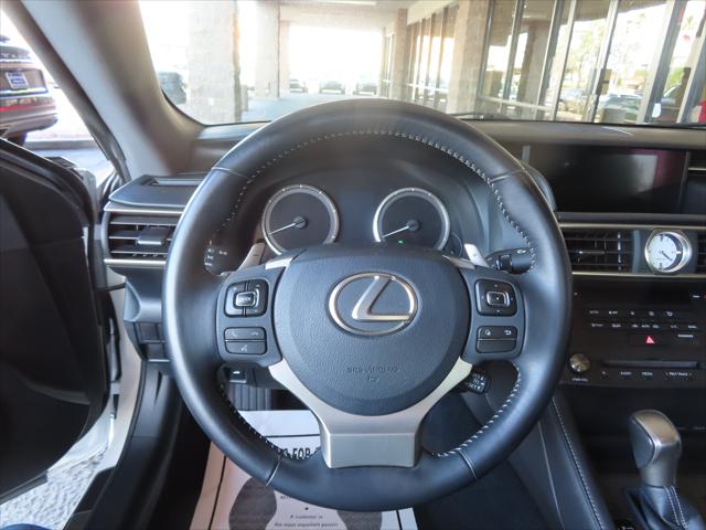 2016 Lexus RC 200t 2dr Cpe