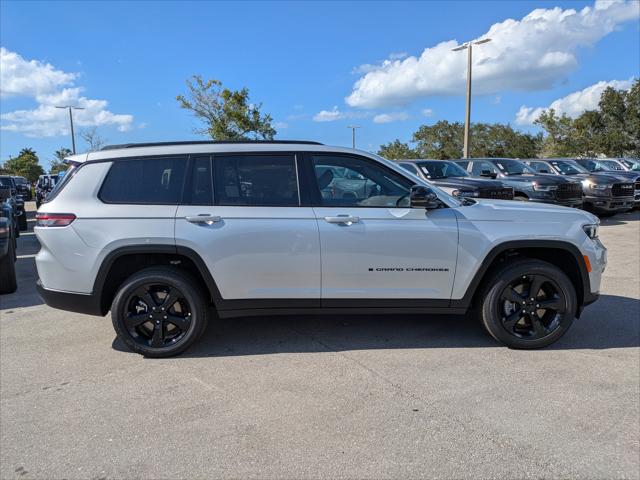 2025 Jeep Grand Cherokee GRAND CHEROKEE L ALTITUDE X 4X4