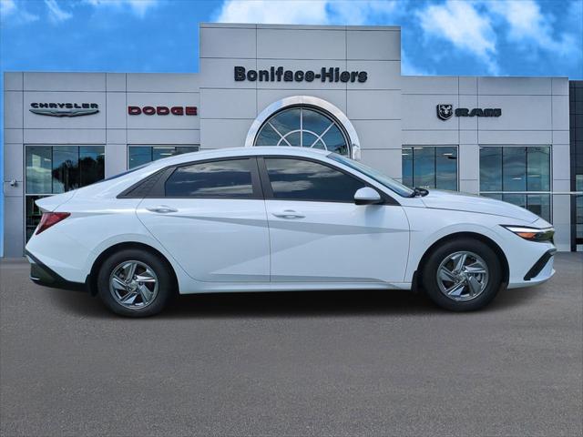2024 Hyundai Elantra SE 2024 Hyundai Elantra SE