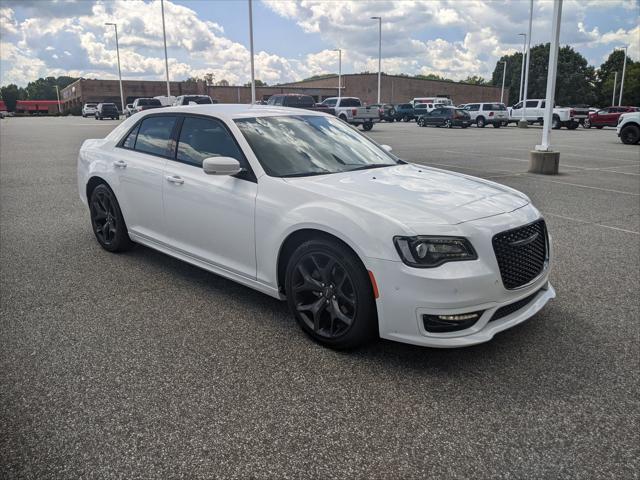2022 Chrysler 300 Touring L