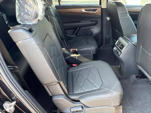 2026 Volkswagen Atlas SE with Technology