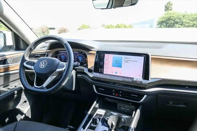2026 Volkswagen Atlas SE with Technology