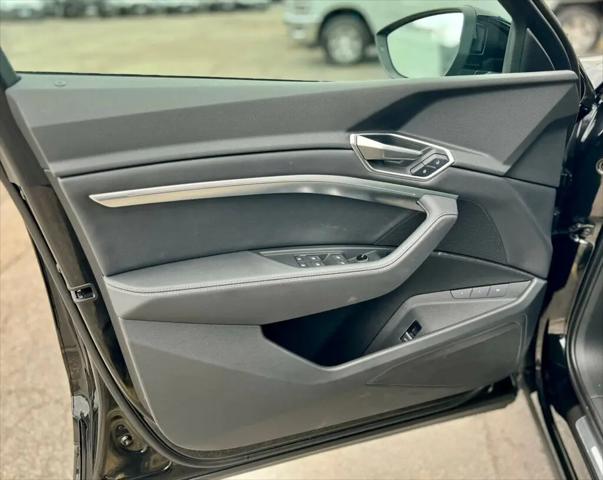 2024 Audi e-tron Premium quattro