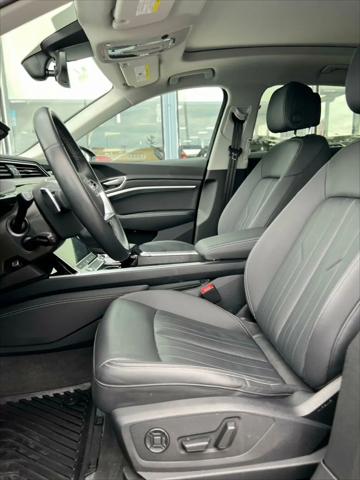 2024 Audi e-tron Premium quattro