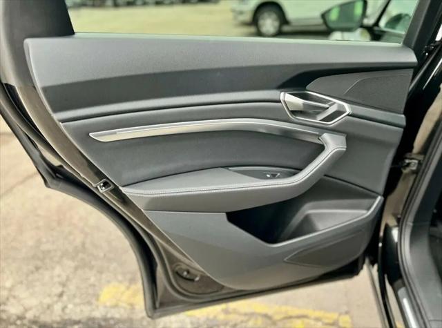 2024 Audi e-tron Premium quattro